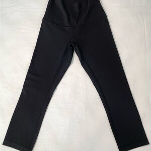 Lululemon black align crop leggings, size 6, EUC